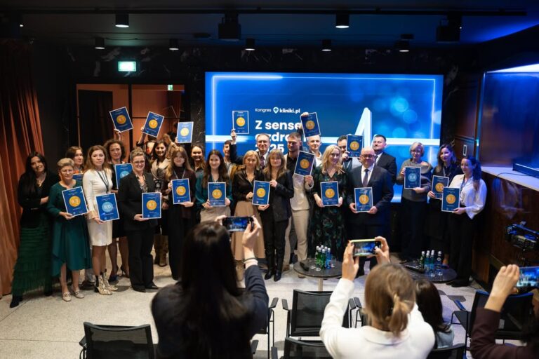 W ostatni poniedziałek 17 listopada, mieliśmy ogromną przyjemność uczestniczyć w kongresie „Z sensem o zdrowiu 2025” w Warszawie, podczas którego rozmawiano m.in. o prawach dziecka do zdrowia, wyzw… – Image 8