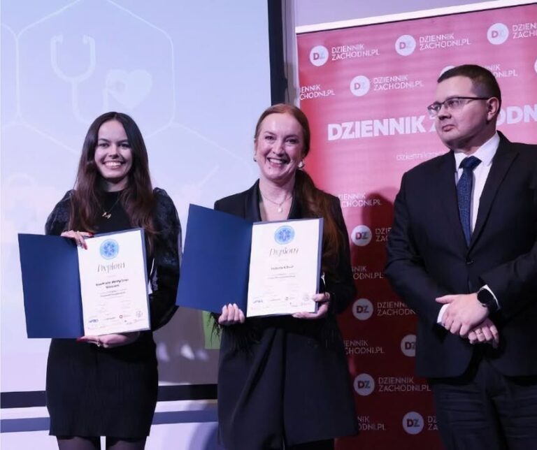 W tym tygodniu w siedzibie Śląskiej Izby Lekarskiej w Katowicach odbyła się uroczysta gala plebiscytu Hipokrates 2025 organizowanego przez Dziennik Zachodni 🏥 W kategorii Radiolog Roku wyróżnienie … – Image 4