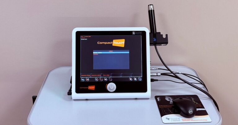 Joanna Ruman, nasza specjalista okulista, wraz z asystentką medyczną Olga Sobalska, odebrały we wtorek nowy aparat USG okulistyczny renomowanej marki Quantel, model Compact Touch 🤗👩‍⚕️ – Image 2